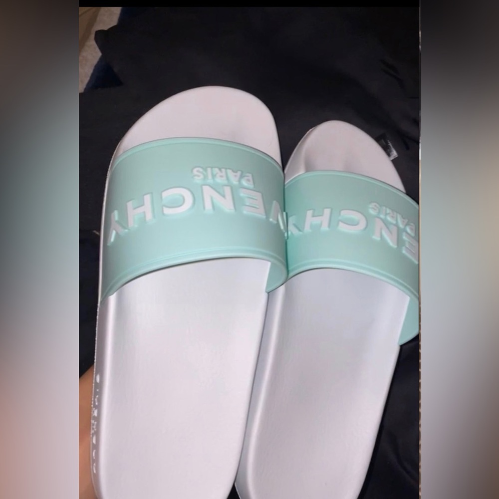 Givenchy slides, 10/10 condition. Have the box and everything it came with.